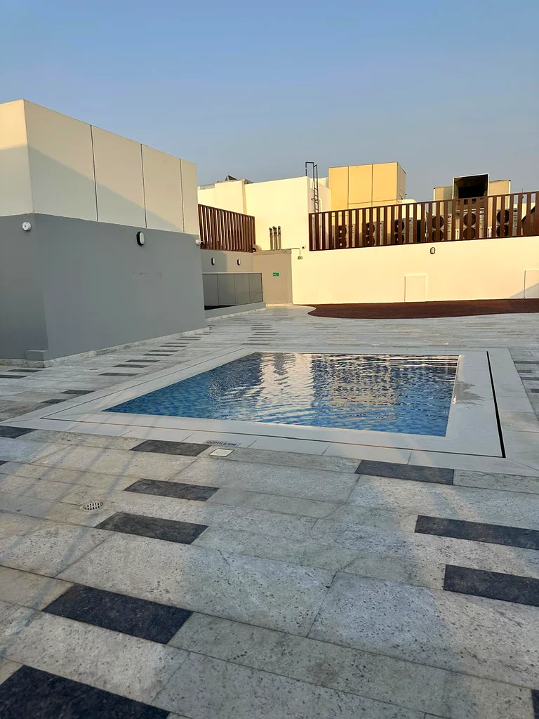 شقة فاخرة جديدة بغرفة نوم واحدة مع غرفة تخزين63755415613058113