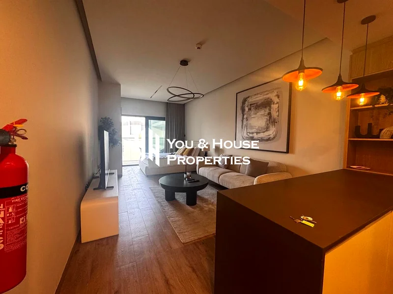 ستوديو مفروش بمستوى عالي مع ميزات منزل ذكي ومناظر وسائل الراحة63779820884099114