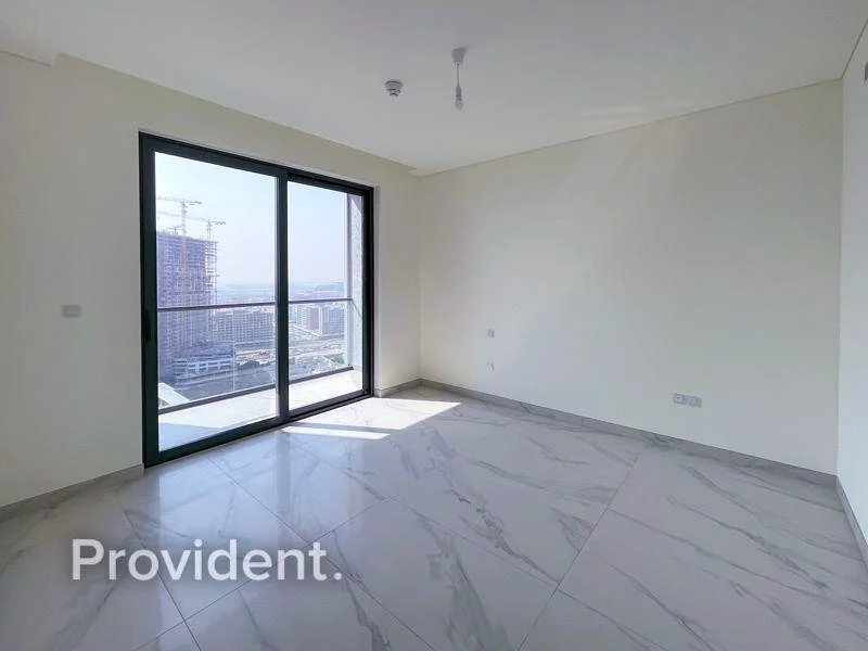 شاغرة في ديسمبر | طابق عالي | مجتمع64016170127875112