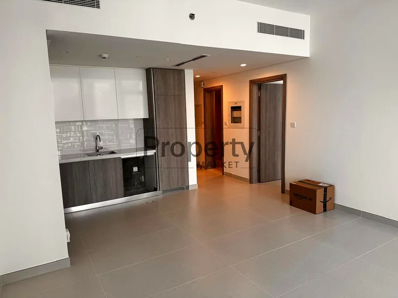 شاغرة | شرفة | إطلالة بارزة على المارينا | طابق متوسط63774025500675112