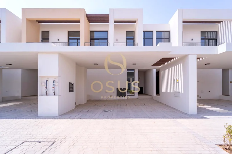 Modern 3BR+Maid | Spacious Garden | Prime Emaar Community63806009283971110
