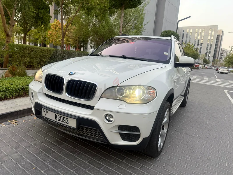بي إم دبليو X5 2012 - سيارة دفعٍ رباعي عائلية محفوظة بشكل جيد63699052904193112