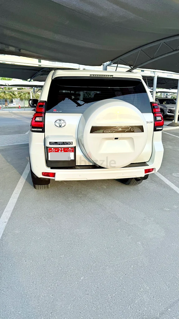 Prado 2022 GXR with agency history63700380849921111