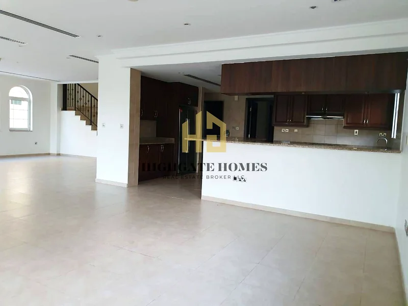 Full Lake view | Vacant on Transfer |  Immaculate63921603568386112