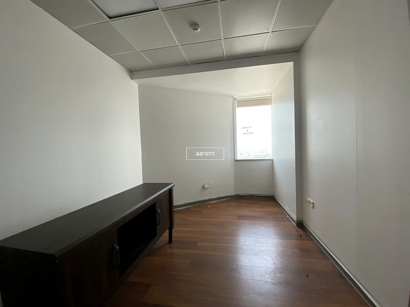 Fitted | Sheikh Zayed Road View | Near to Metro63617435731330112