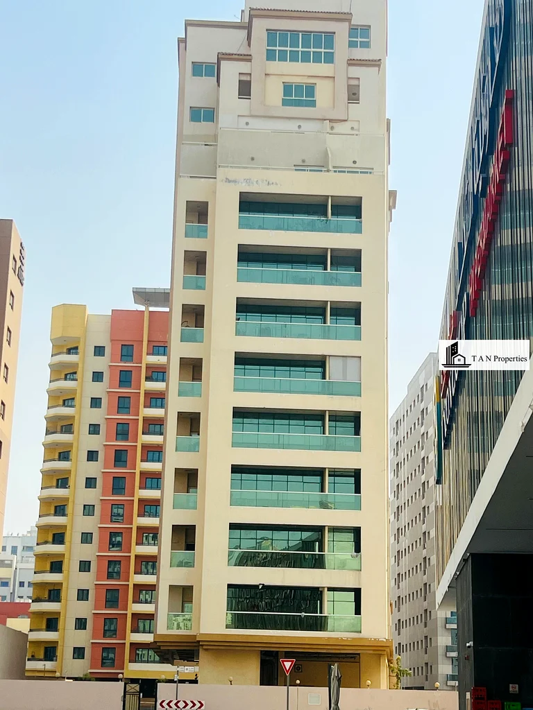 وحدة بأسعار معقولة | مبنى عائلي | بالقرب من مستشفى إن إم سي63757953021058110