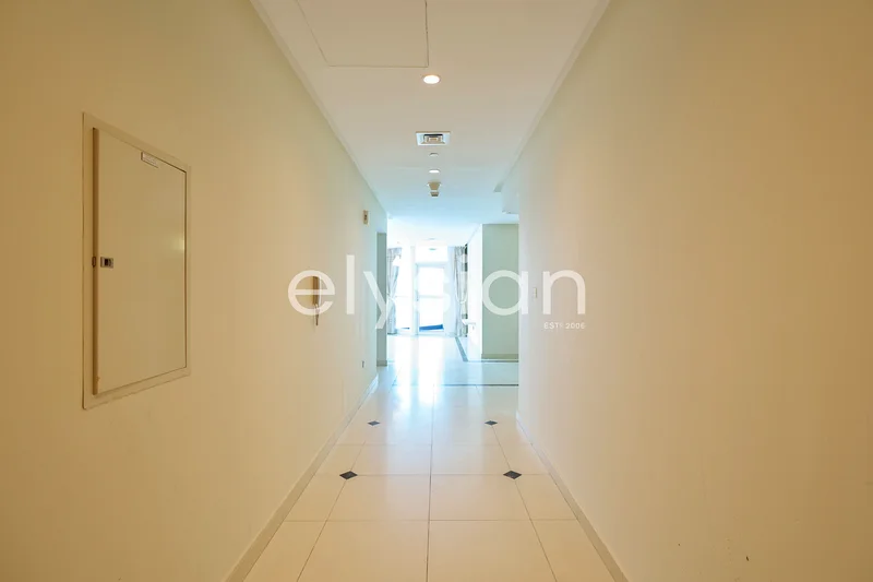 موقع ممتاز | شقة فارغة | غرفة خادمة64037935337985113