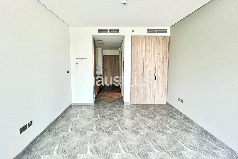 Amazing Canal View | Bright Throughout | Brand New63792133698435112