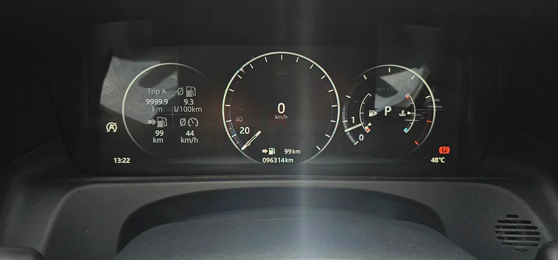 Excellent Jaguar XF-R Sport 2018 , Full Option SC 3.0 under warranty with full service record63613735578369114