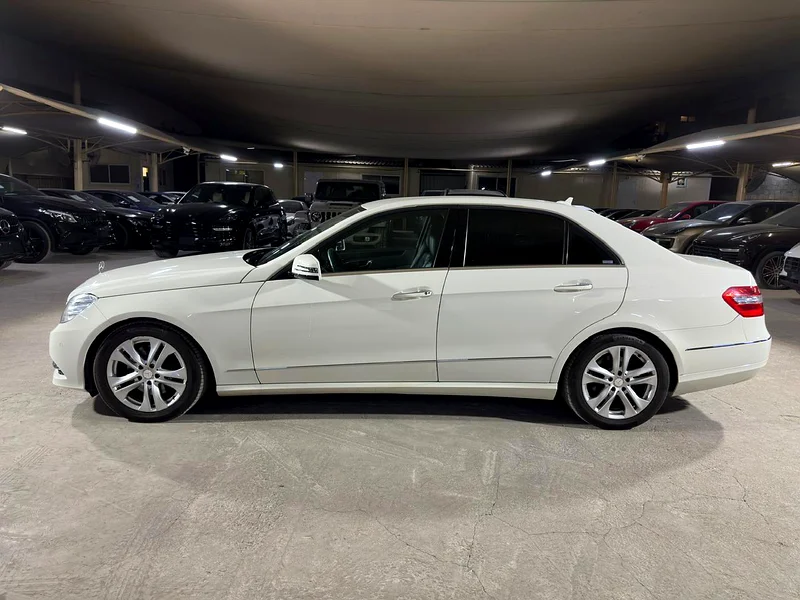 MERCEDES E-CLASS E350 2011 3.5L | AVANTGARDE PACKAGE | MEMORY PACKAGE | BLACK LEATHER INTERIOR63613135083393112