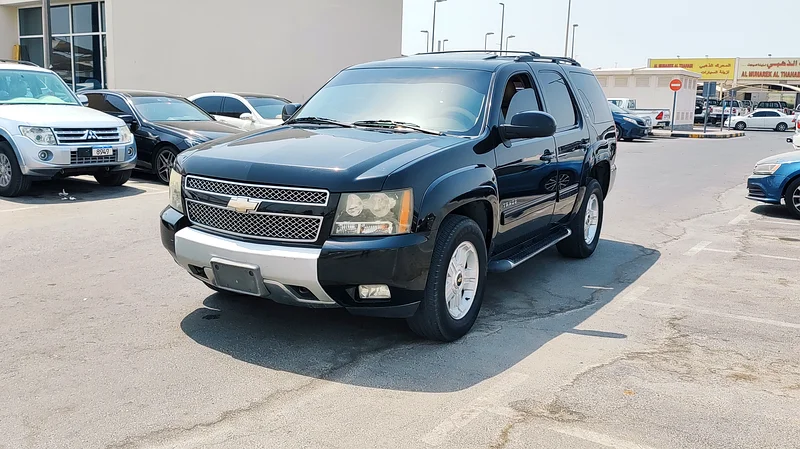 CHEVROLET TAHOE 2011 GCC Z71 FULL OPTION WITH SUNROOF LEATHER SEATS CROSS CONTROL VERY CLEAN CAR63700662359298112
