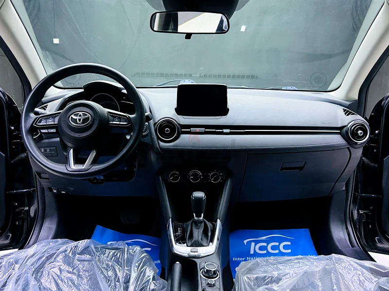 Toyota Yaris 2020 . Super Clean Car, Only 40K Milage,Push Start, Big Touch Screen, Back Camera63699051610371114