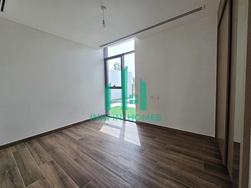 BrandNew | صف مفرد | مناظر طبيعية | بالقرب من المسبح63762905434115113