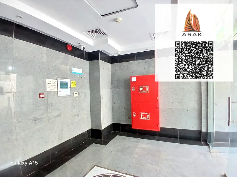 We present a golden investment opportunity to purchase a commercial building located in a strategic corner plot on two streets, offering excellent vi63865571439105111