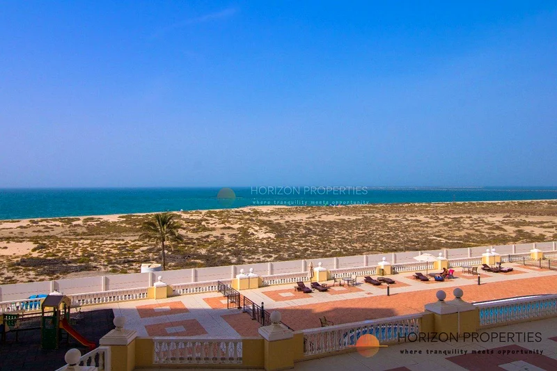 منظر بحري كامل | مؤثثة | شرفة كبيرة63814457063939110