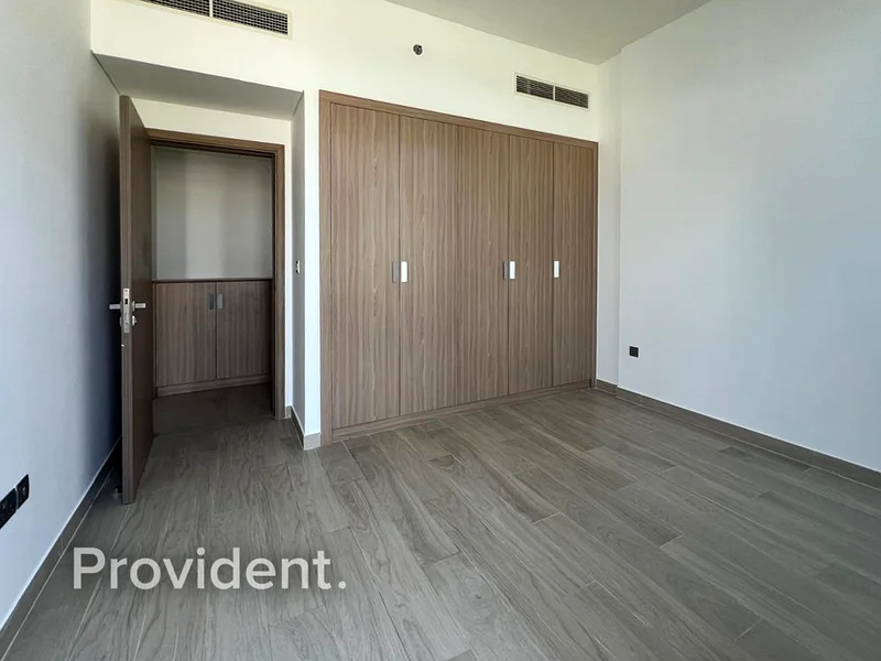 وحدة زاوية | إطلالة على برج خليفة | موقع رائع63802871251715113