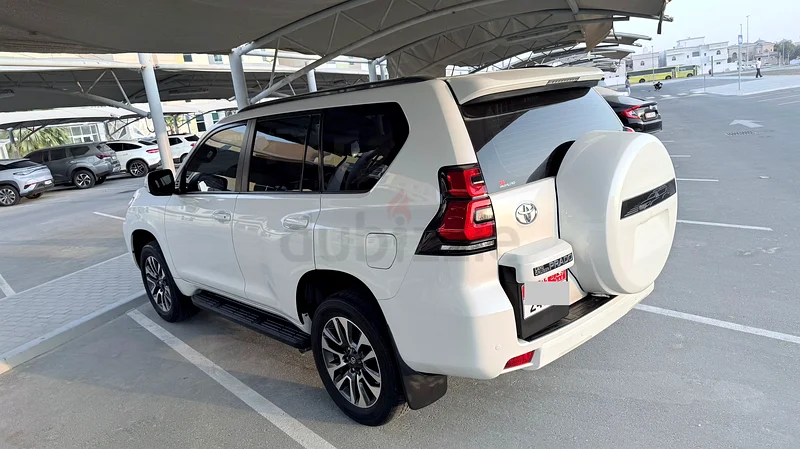 Prado 2022 GXR with agency history63700380849921113