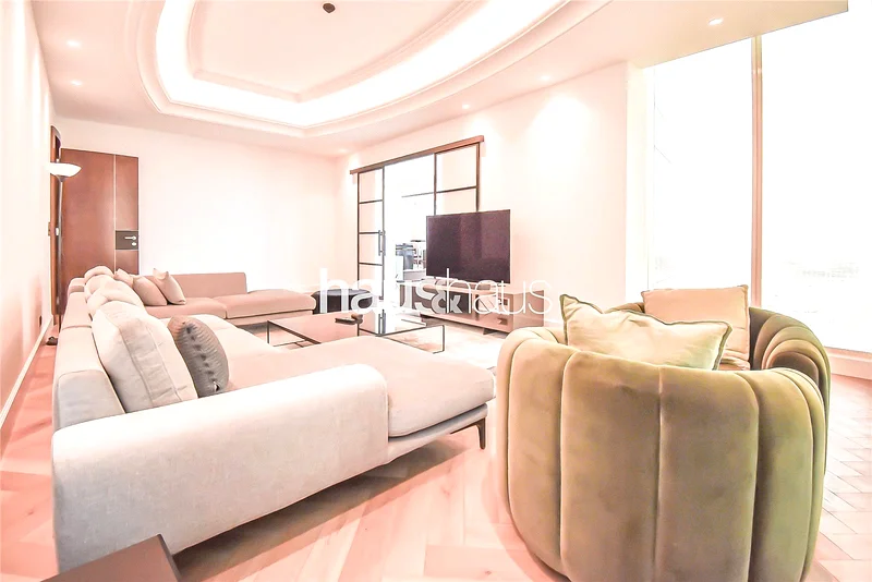 Rented with Notice | Half Floor | Upgraded64036189973378114