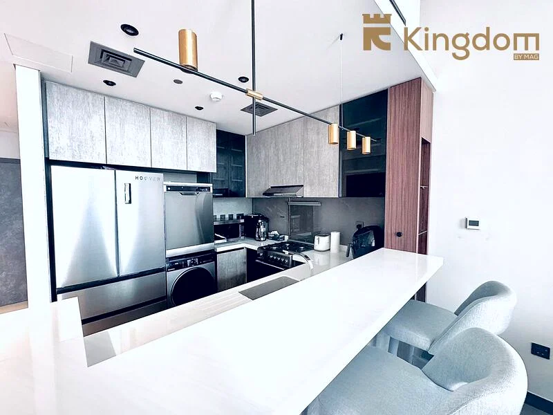 Stylish 1 Bed | Lakefront | Walk to Metro63987874266369114