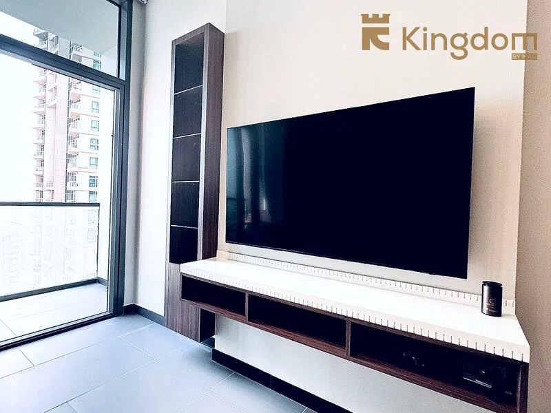 Stylish 1 Bed | Lakefront | Walk to Metro63987874266369112