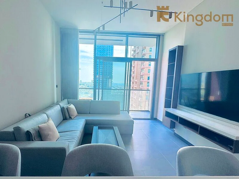 Stylish 1 Bed | Lakefront | Walk to Metro63987874266369111