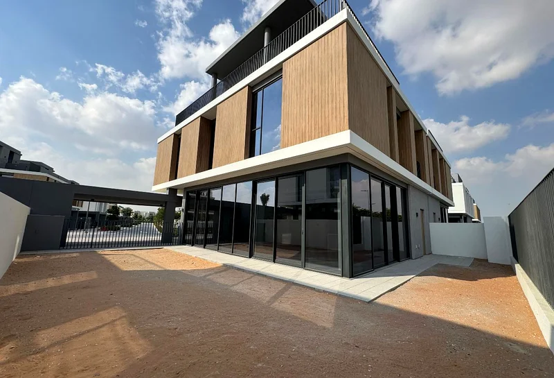 Brand new | Huge plot | Top location | Ready Now63931235292290110