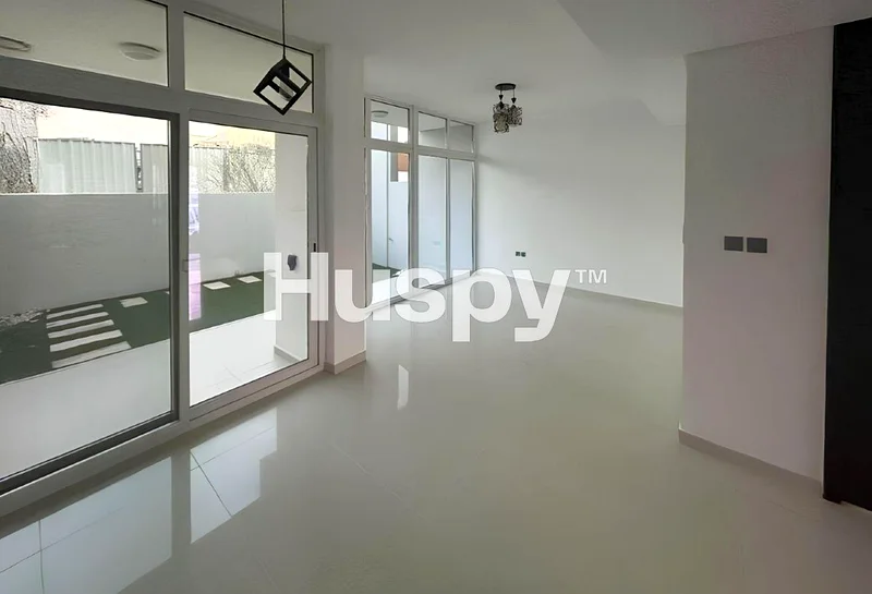 Single Row | Vacant | Near Pool and Park64002890642691110
