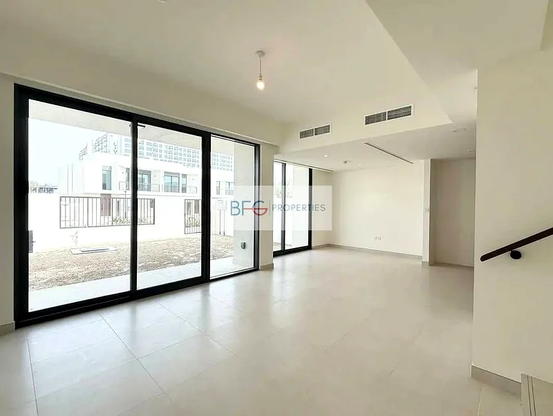 Multiple Options | Brand New | Vacant63737083604483111