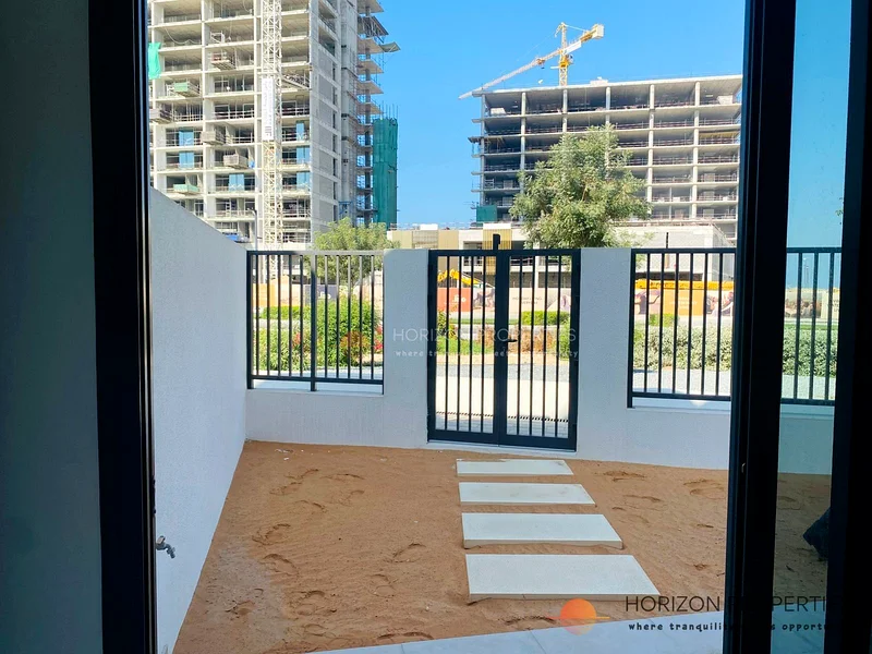 زاوية كبيرة | شاغرة | جديدة بالكامل63864490767746114