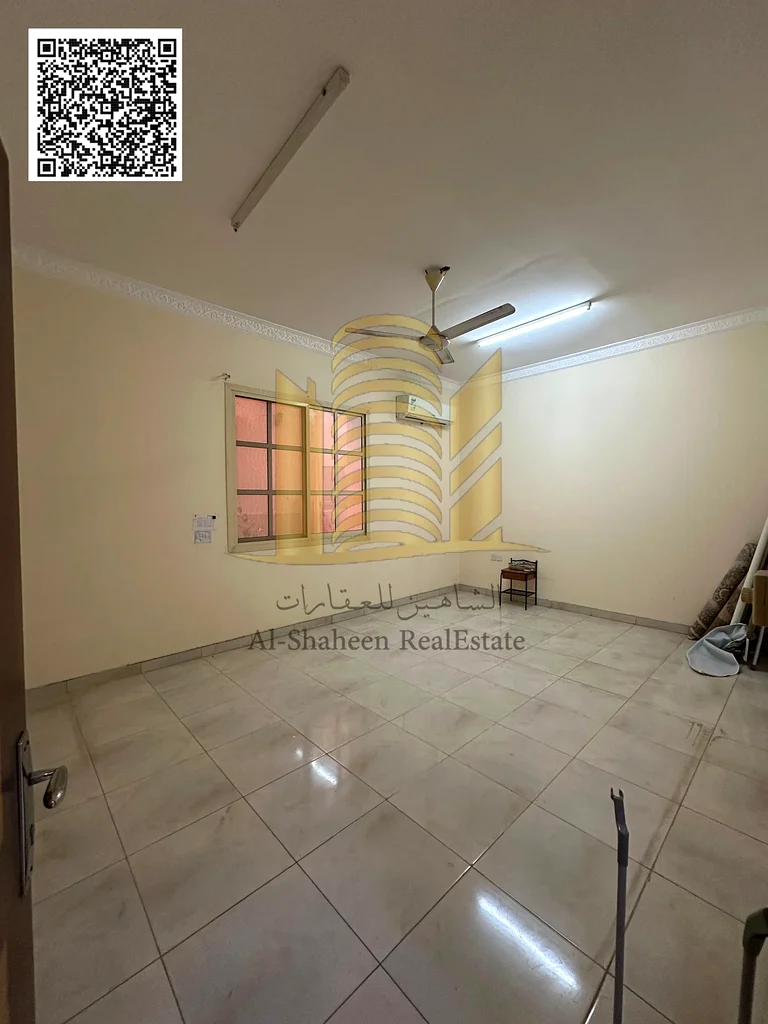 Building for sale in Al Ramla Area 3,000 sq ft 4 two-bedroom apartments 4 one-bedroom apartments 1 studio Warehouse Income 212,000 Demand 2.2  If you63865571534595113