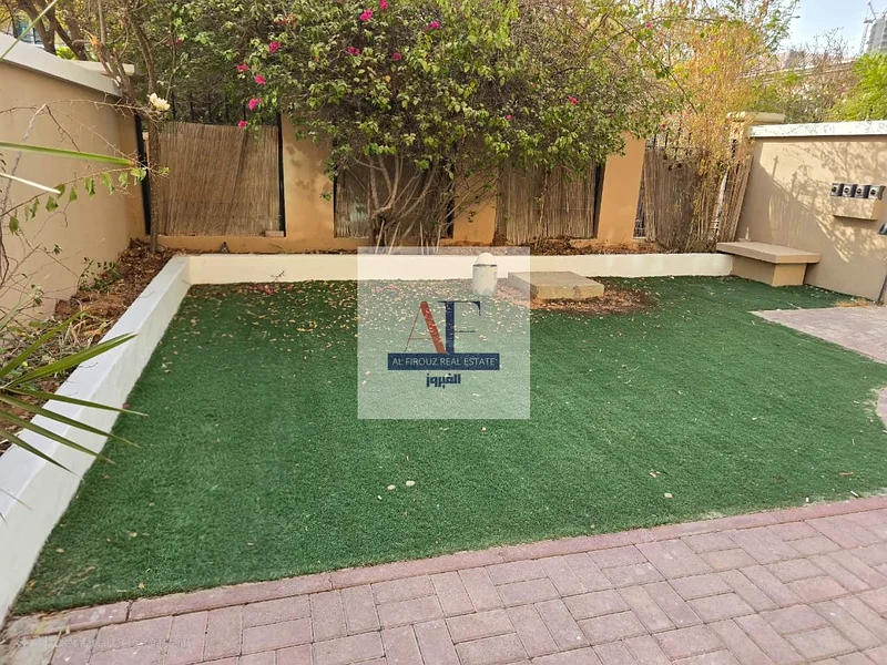 تاون هاوس | حديقة خاصة | جيه في سي63782826988418111
