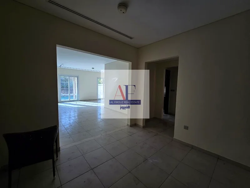 تاون هاوس | حديقة خاصة | جيه في سي63782826988418113
