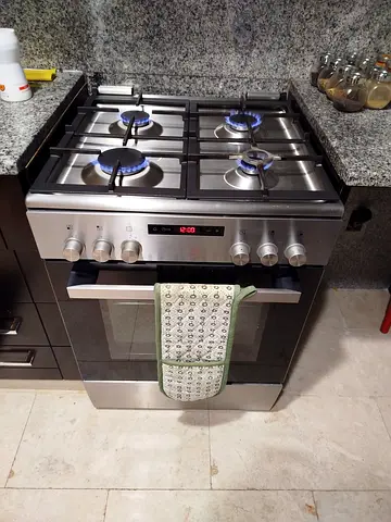 Siemens new model Top Gas Oven Electric Cooker 60x60cm Same like new condition