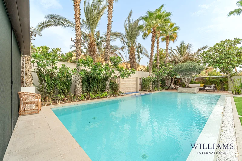 5 BED | LARGE PLOT | FULLY UPGRADED/EXTENDED63922284586627111