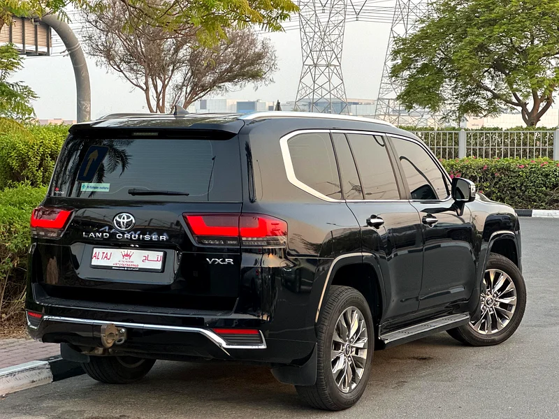 Toyota Land Cruiser VXR 2023 GCC UNDER WARRANTY AND SERVICE CONTRACT63700380345346114