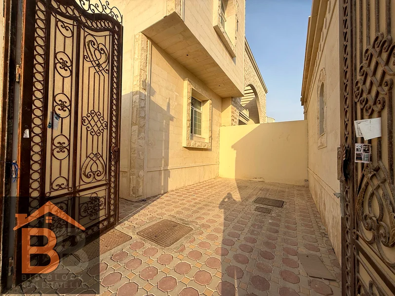 فيلا بغرف نوم ماستر 6 ذات مدخل خاص مع تضمين الماء والكهرباء توتيق متوفرة64223844499203110