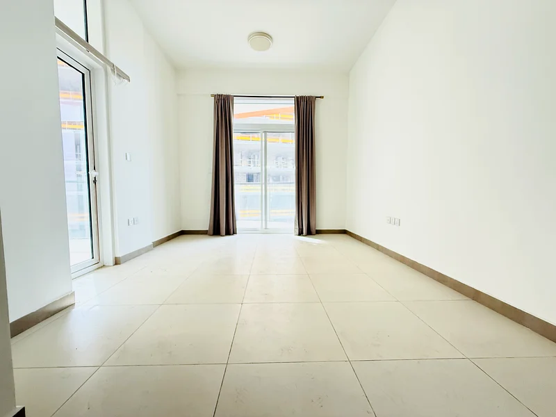 عرض ساخن // شقة واسعة من غرفة نوم واحدة بسعر 66 ألف فقط للإيجار مع حمامين63739831977859110