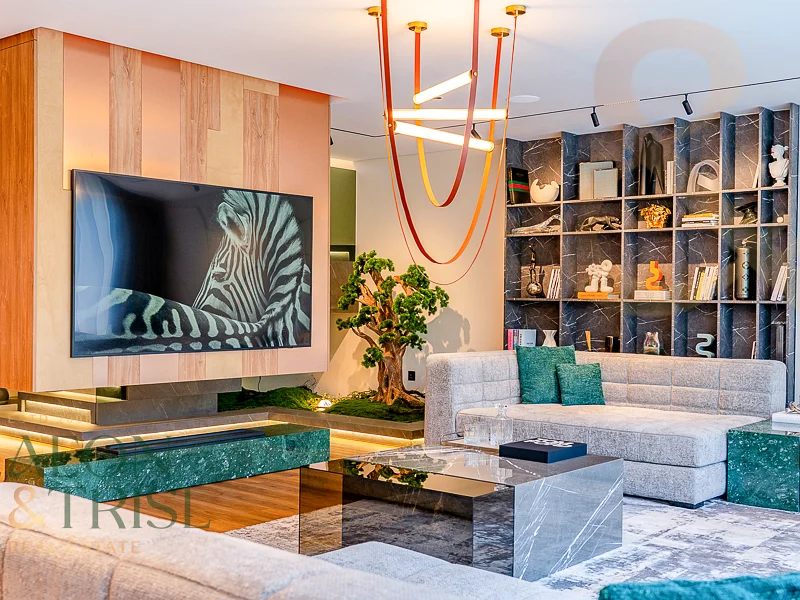 Full renovated | Luxury 4BR + M | Extended | Pool64045227685889111