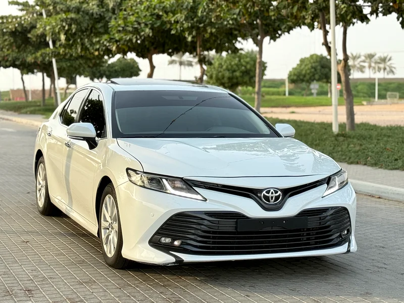 TOYOTA CAMRY GLE  V4 GCC full option very clean very good condition63699050155779113