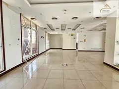 Spacious  2 big floor area before branded ice cream cafe