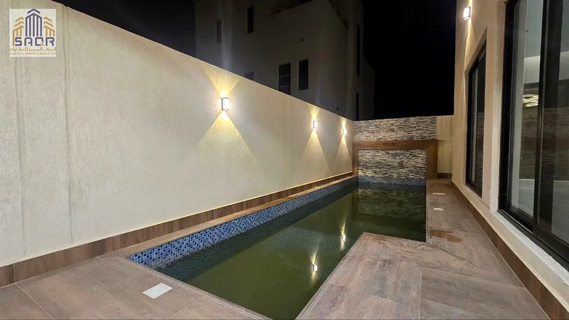 Two-story villa with a roof, 5 rooms, and a swimming pool / freehold / including water, electricity, and air conditioning63913437953027113