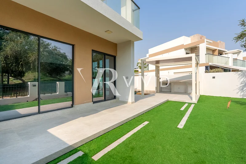 Large Plot | New | Pool | Park Facing63738389321219113