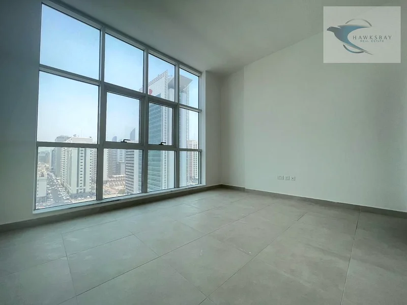 تصميم رائع | موقف سيارات في الطابق السفلي | جاهز للانتقال | موقع مركزي63624966762498112