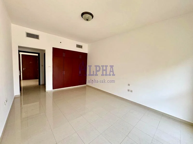 شقة واسعة بغرفة نوم واحدة وإطلالة جزئية على البحر BAB63814856087555114