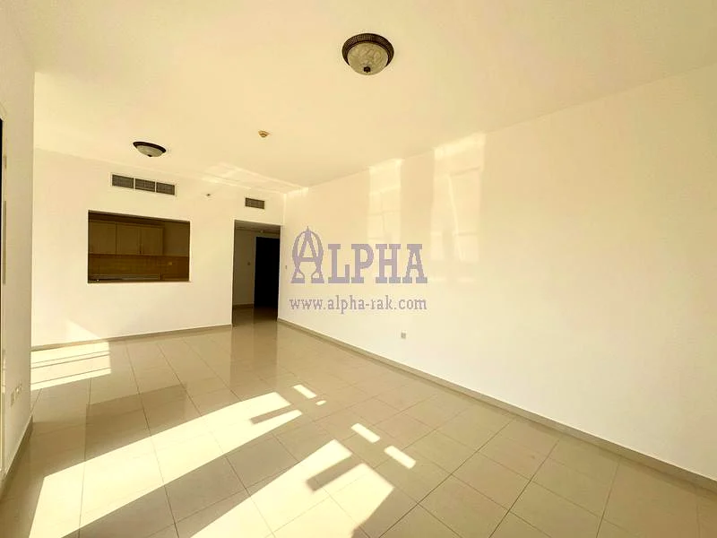 شقة واسعة بغرفة نوم واحدة وإطلالة جزئية على البحر BAB63814856087555113
