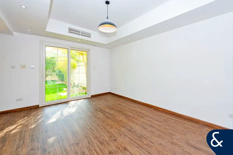 Huge Plot | Fully Upgraded | Type 4M63922625993857114