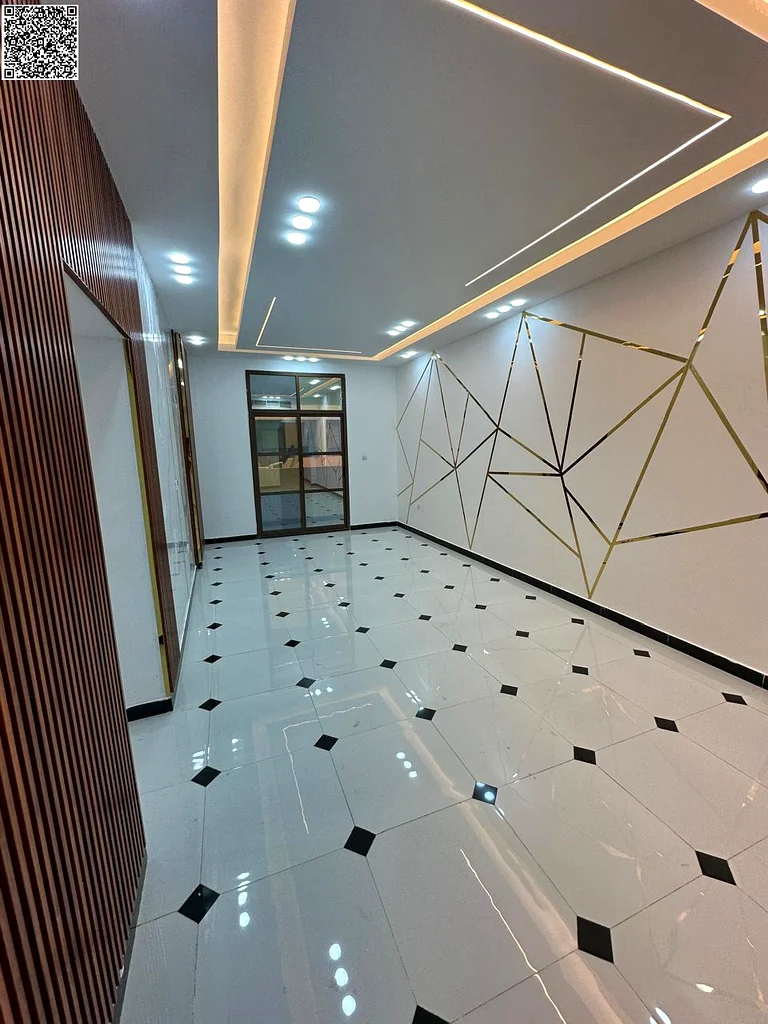 قاعة مكونة من غرفتي نوم واسعة وأنيقة في عجمان مع شرفة، تشطيبات سوبر ديلوكس، تصميم عصري، موقع متميز قرب الخدمات، ووصول سهل إلى دبي والشارقة.63719788585346114