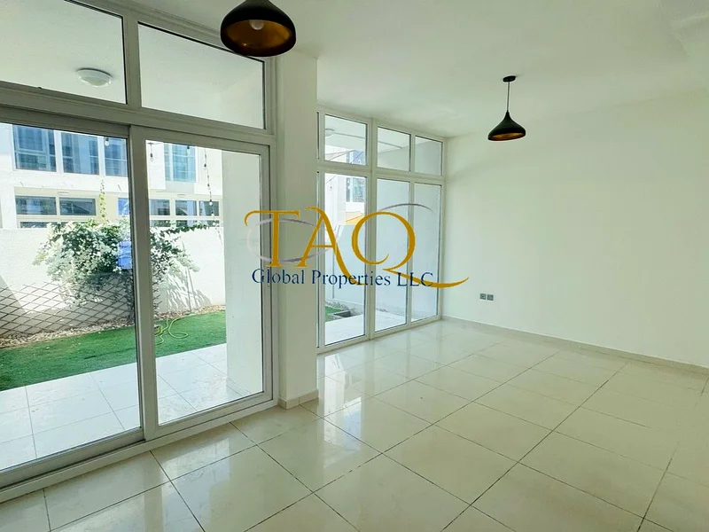 3BR VACANT | MIDDLE UNIT | BACK TO BACK |64003719179906112