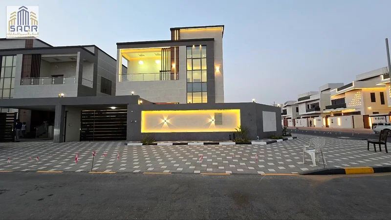 Corner villa on two streets, ready for occupancy, all inclusive / freehold / no annual service fees63913437961475111