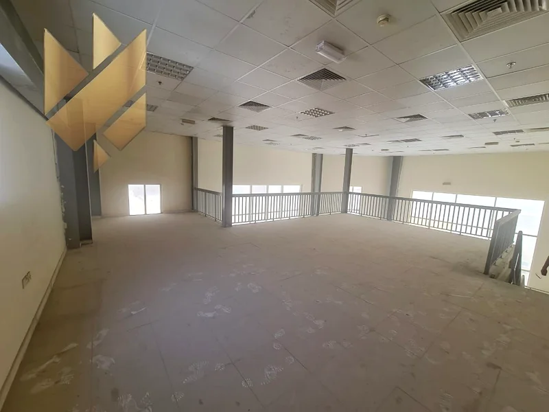 Industrial warehouse for annual rent 12 with scale and central air conditioning63622732940673112